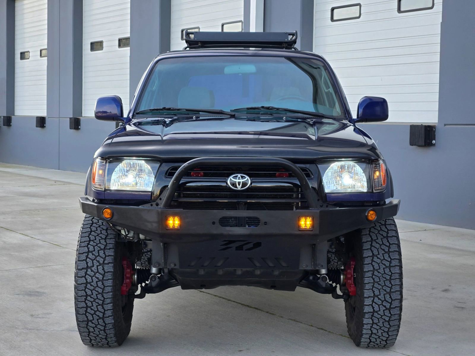 Used 2000 Toyota 4Runner SR5 image 2