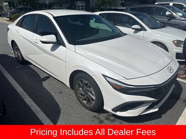 Used 2024 Hyundai Elantra SEL FWD image 2