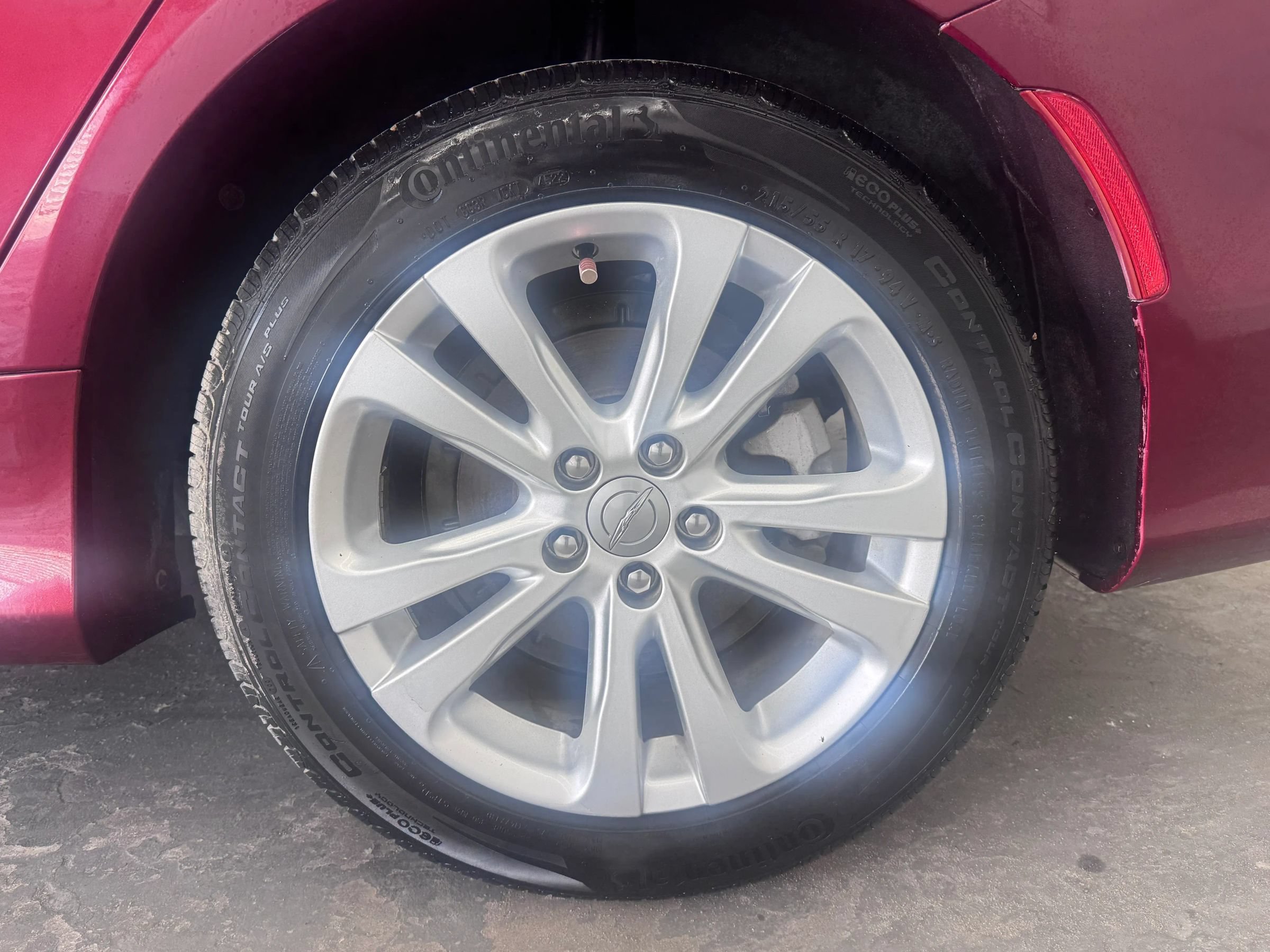 Used 2015 Chrysler 200 Limited FWD image 14