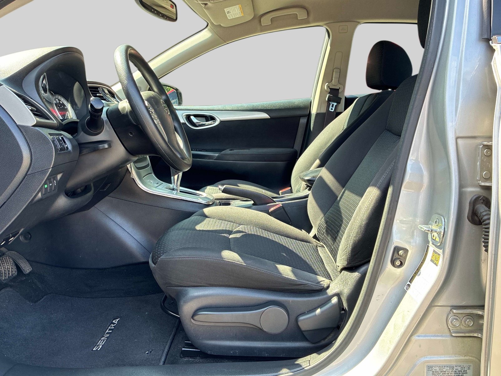 Used 2014 Nissan Sentra SR w/ Electronics Package FWD image 20