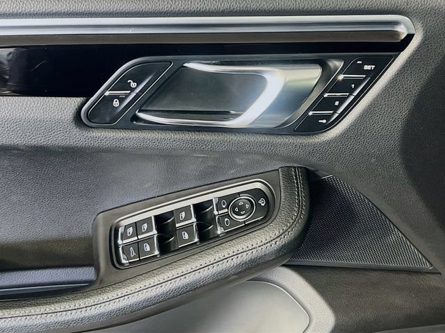 Used 2019 Porsche Macan AWD/4WD image 12