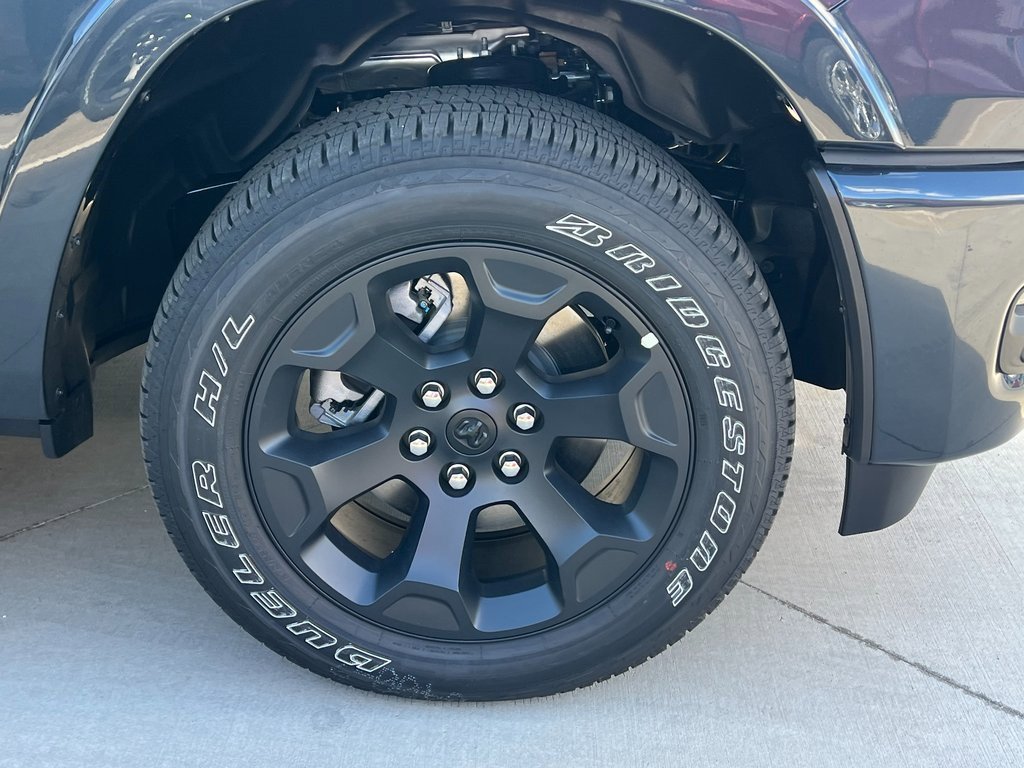 New 2026 RAM 1500 4x4 Crew Cab image 9