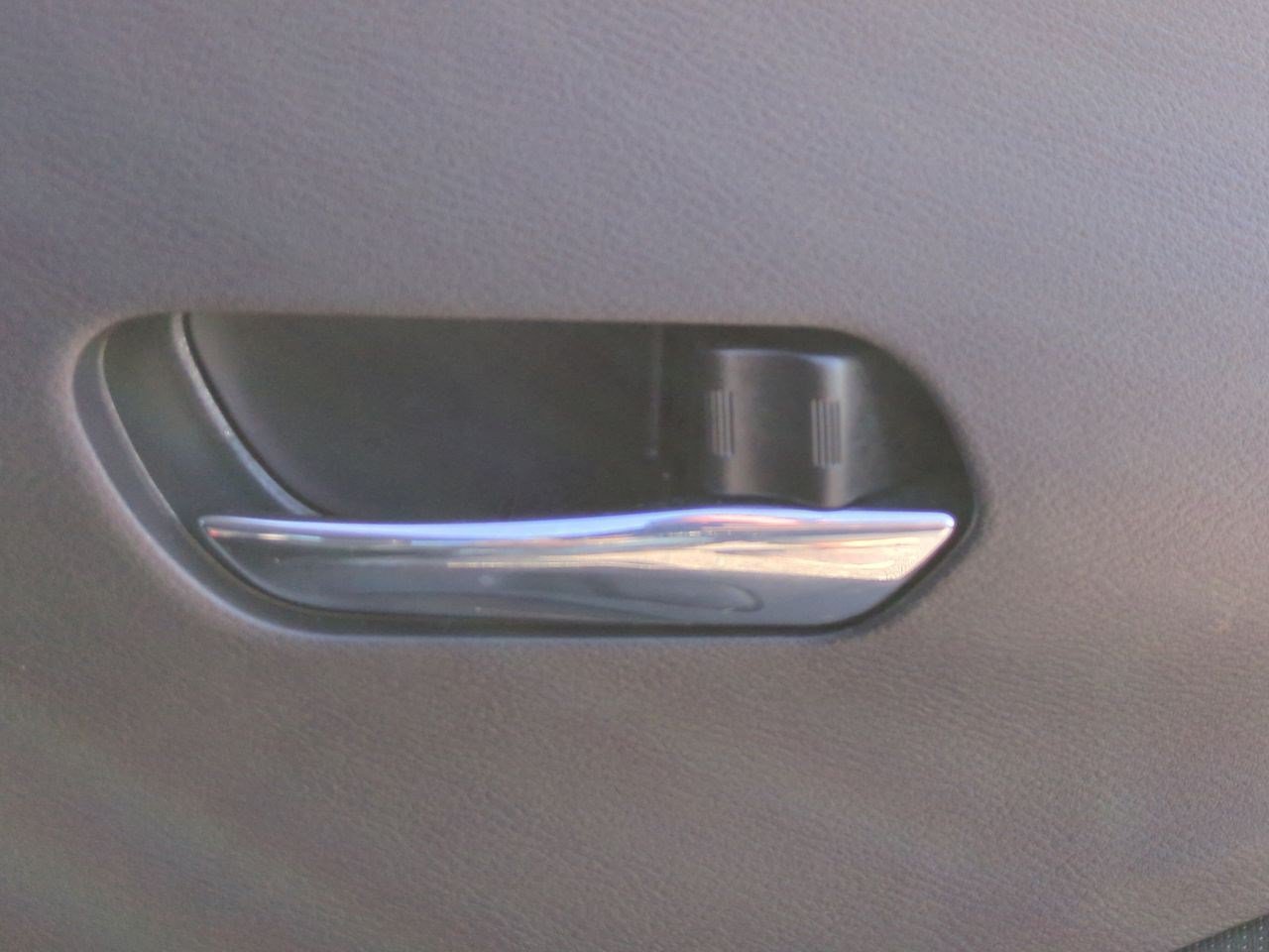 Certified 2021 Nissan Kicks SV FWD image 34