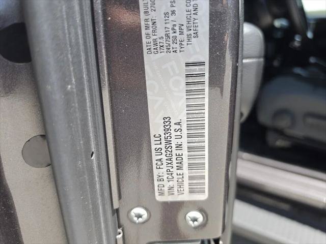 Certified 2025 Jeep Wrangler Sport AWD/4WD image 32
