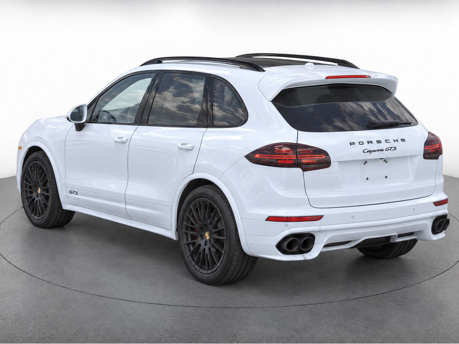 Used 2017 Porsche Cayenne GTS AWD/4WD image 3