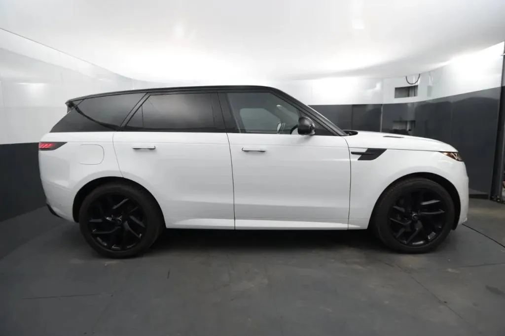 Used 2023 Land Rover Range Rover Sport SE Dynamic AWD/4WD image 6