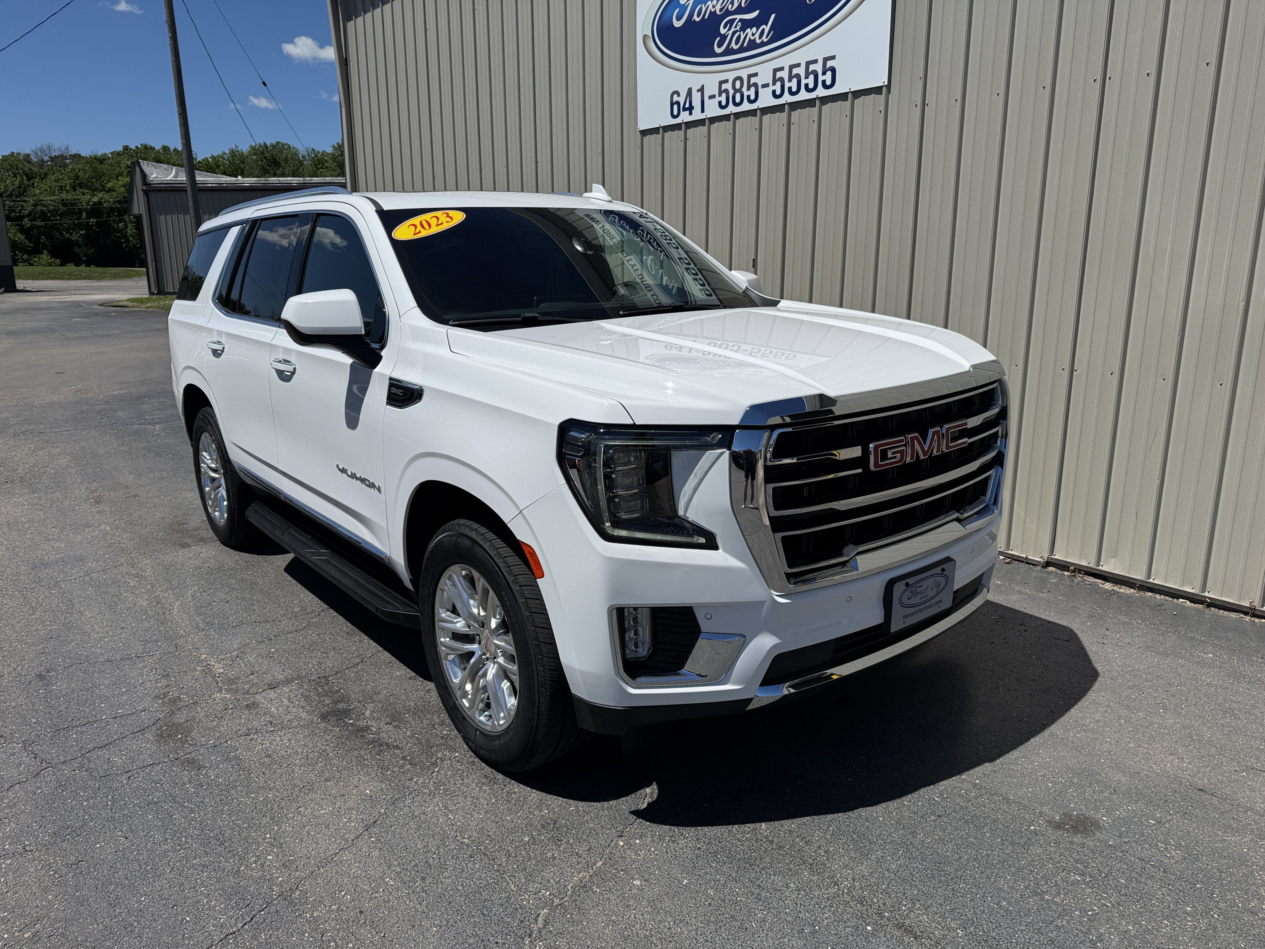 Used 2023 GMC Yukon SLT AWD/4WD image 5