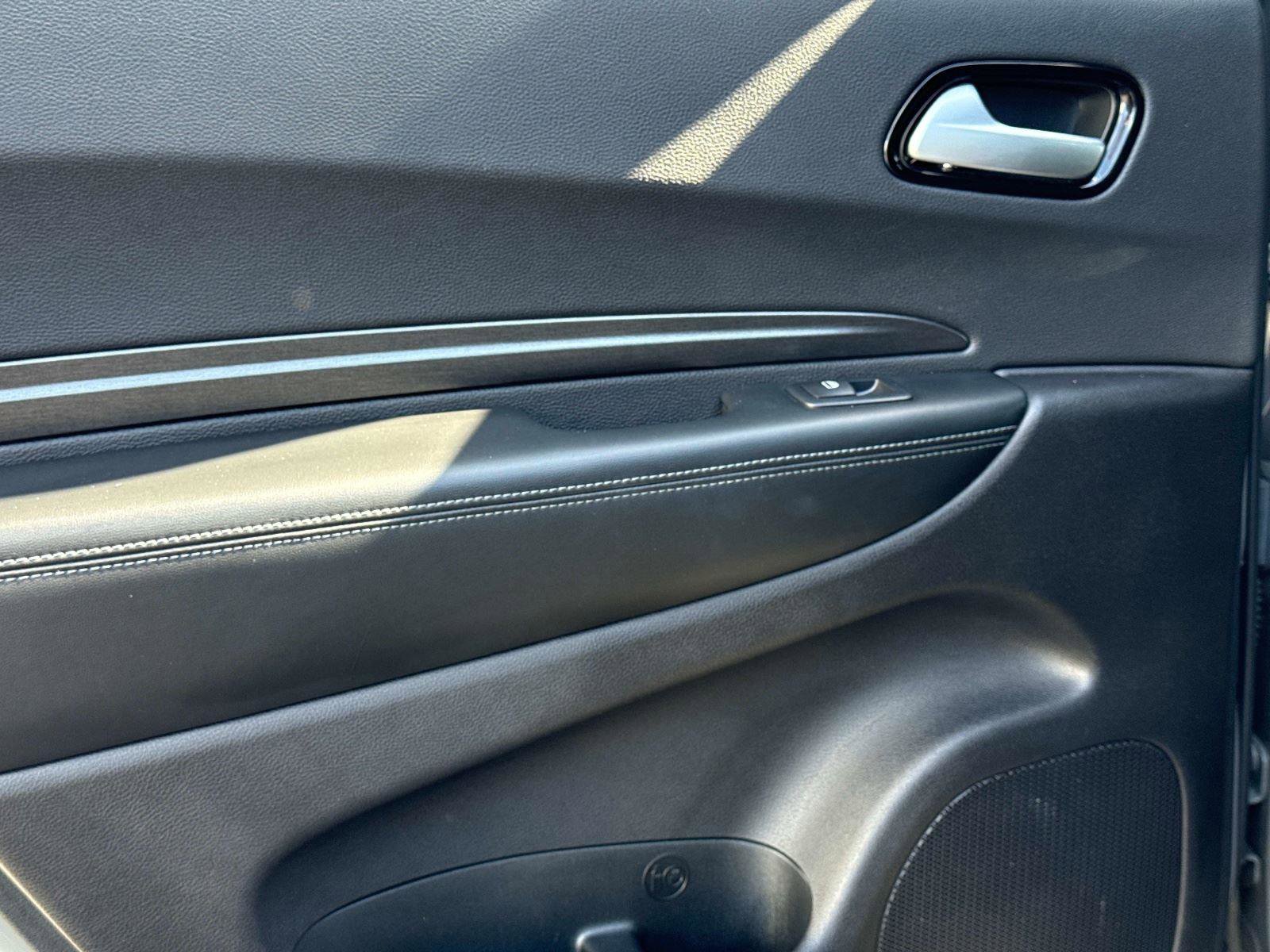 Used 2023 Dodge Durango SXT Launch Edition RWD image 11