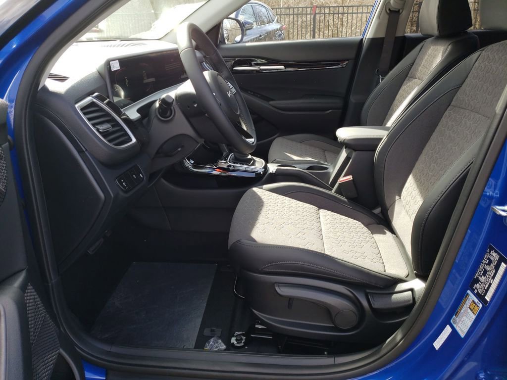 New 2026 Kia Seltos S image 14