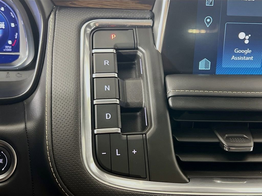 Certified 2024 Chevrolet Suburban Premier w/ Premium Package image 16