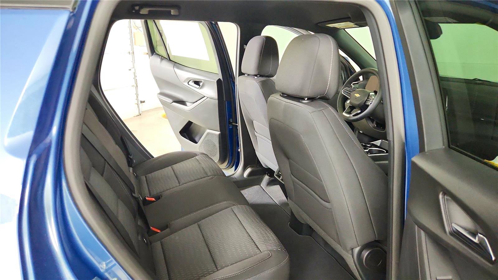 Used 2026 Chevrolet Equinox LT image 36