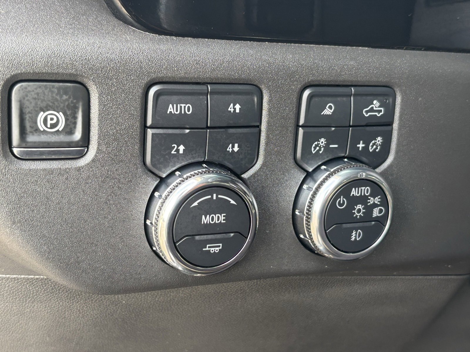 Used 2025 GMC Sierra 1500 SLT w/ X31 Off-Road Package image 4