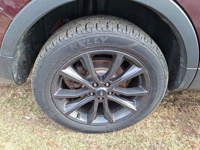 Used 2018 Ford Explorer XLT w/ Equipment Group 202A image 10