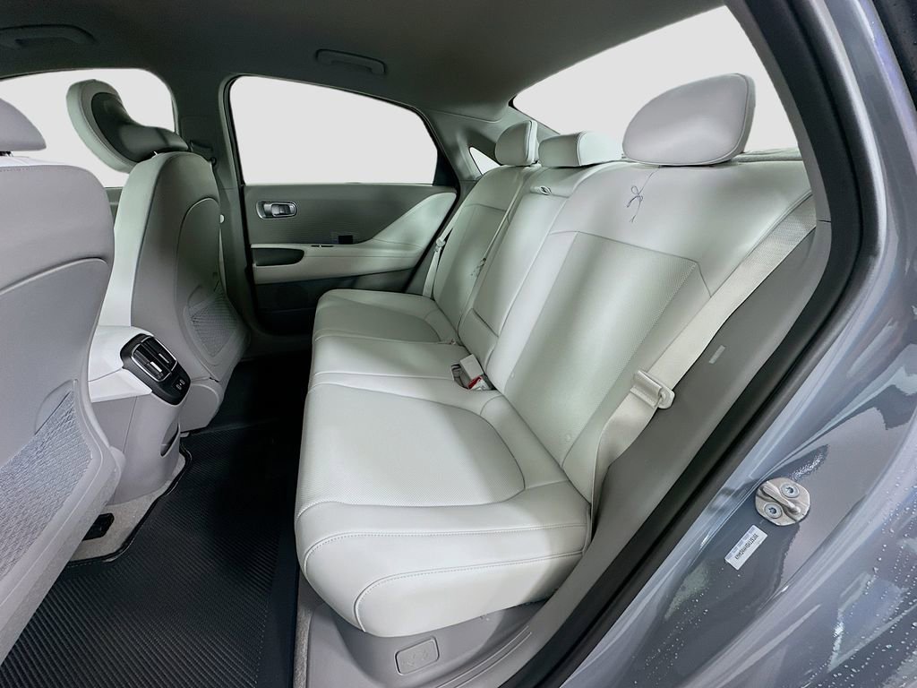 New 2025 Hyundai Ioniq 6 SEL image 17