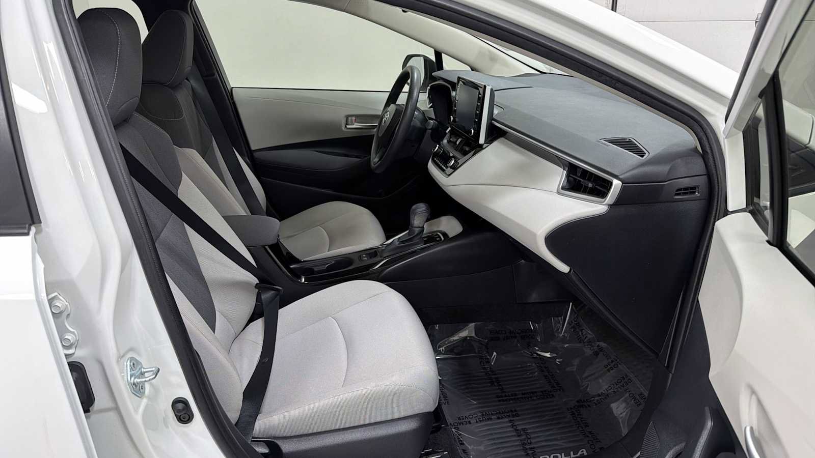 Certified 2021 Toyota Corolla LE FWD image 28
