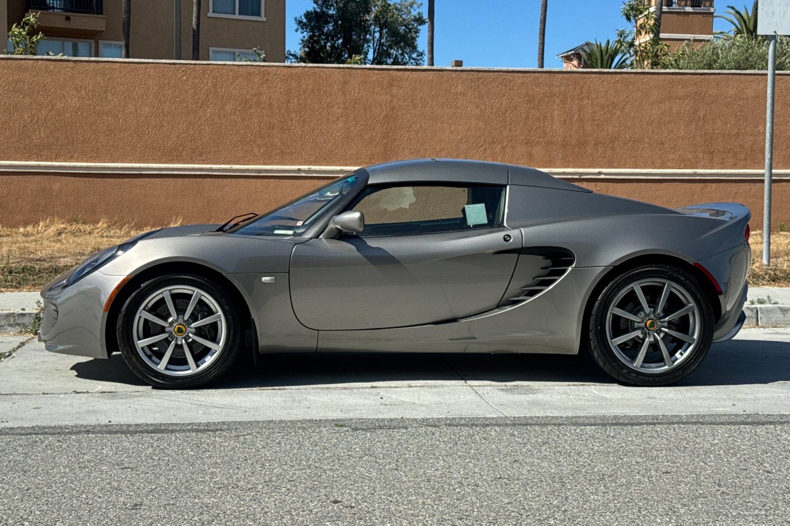 Used 2005 Lotus Elise RWD image 7