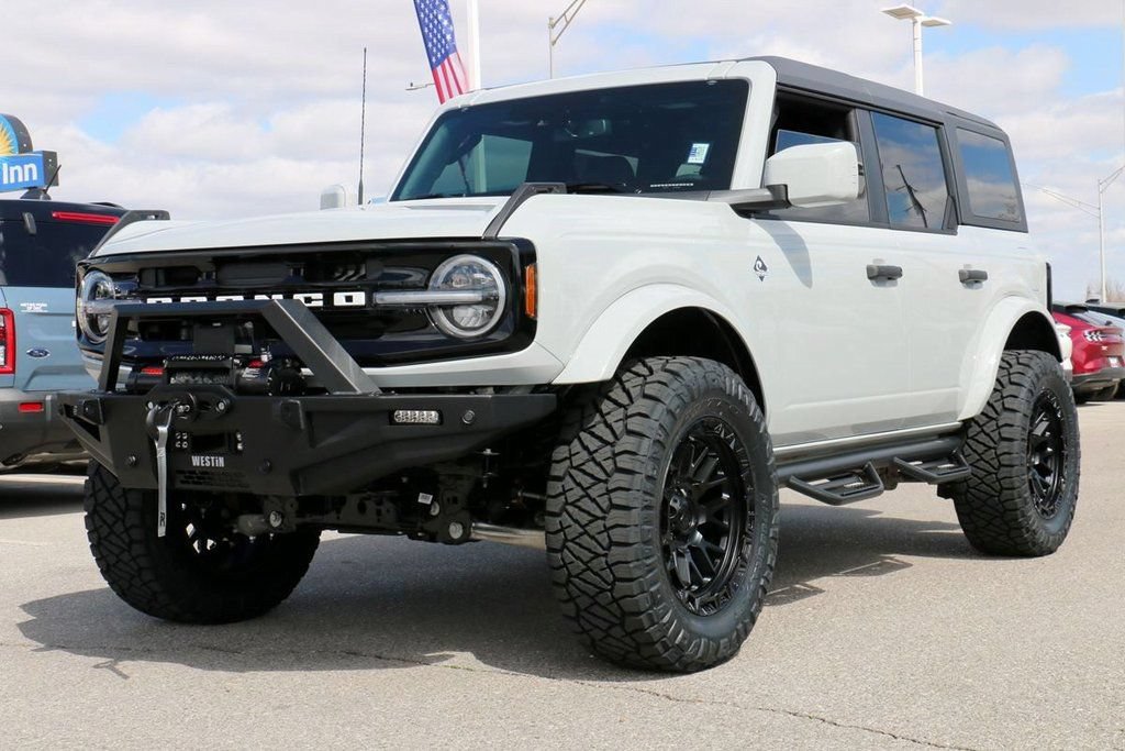 New 2026 Ford Bronco Outer Banks AWD/4WD image 1