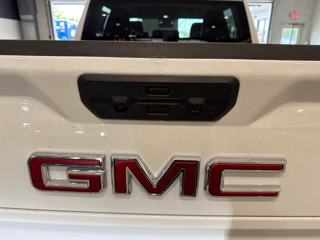 New 2026 GMC Sierra 1500 SLT AWD/4WD image 9