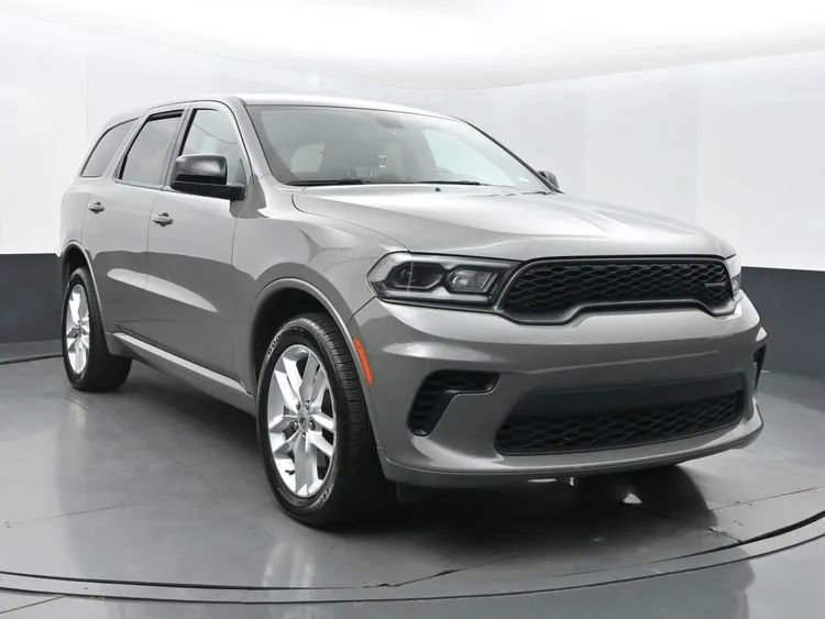 Used 2023 Dodge Durango GT image 2