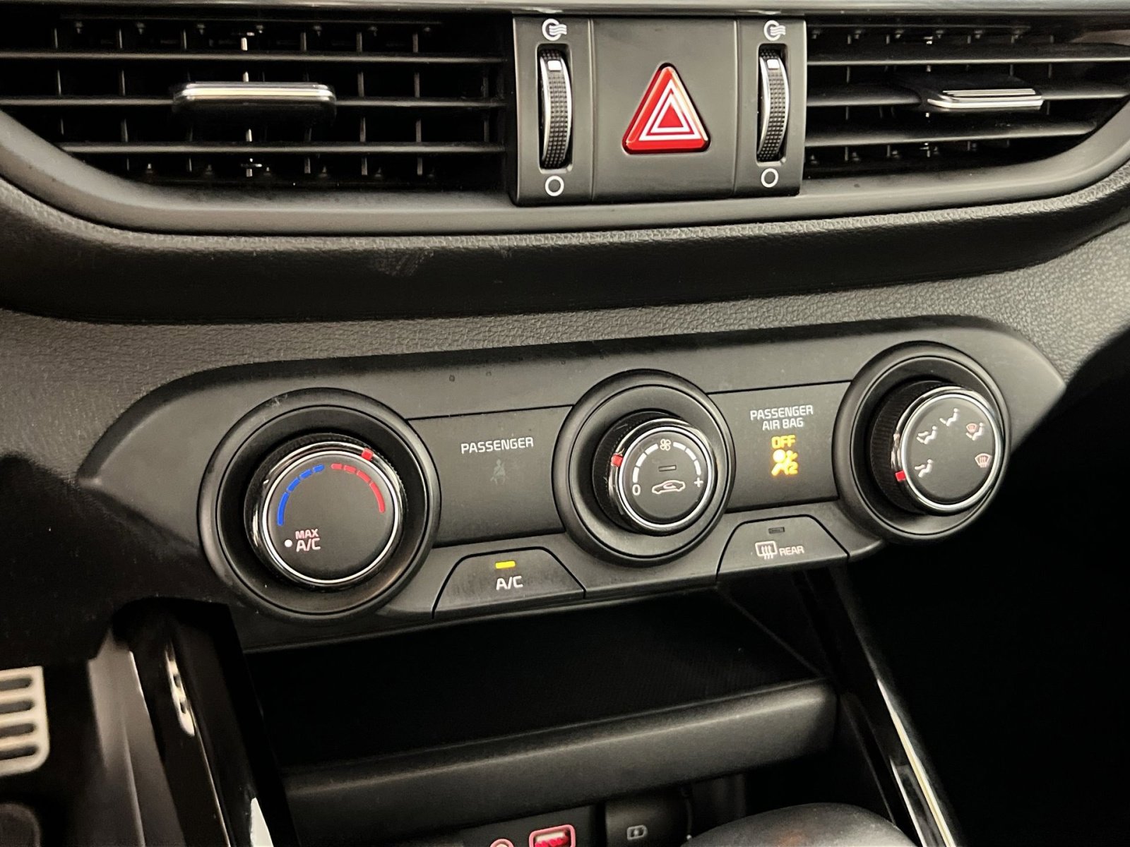 Used 2021 Kia Forte GT-Line w/ GT-Line Premium Package image 21