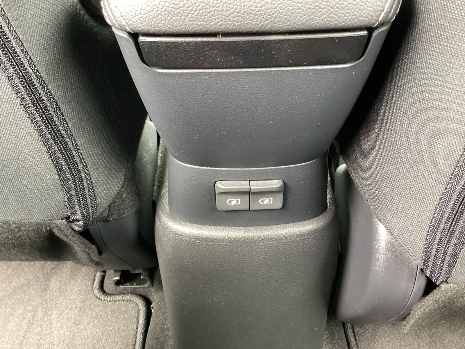 Used 2024 Nissan Kicks S FWD image 31