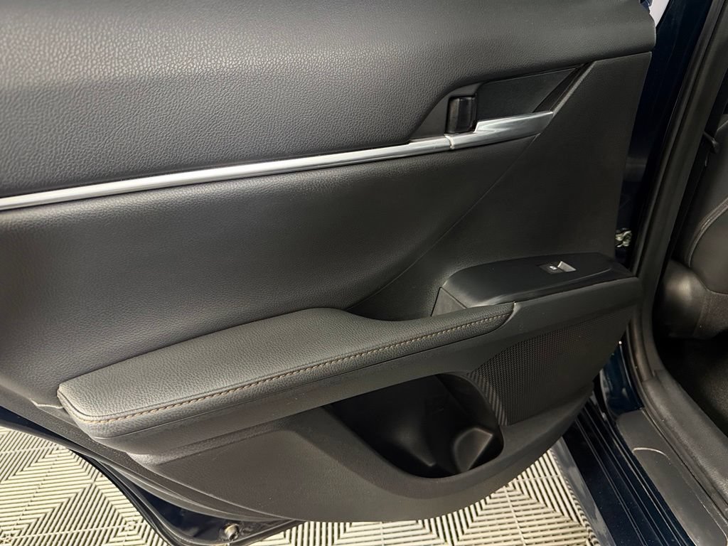 Used 2020 Toyota Camry XLE w/ Carpet Mat Package FWD image 26