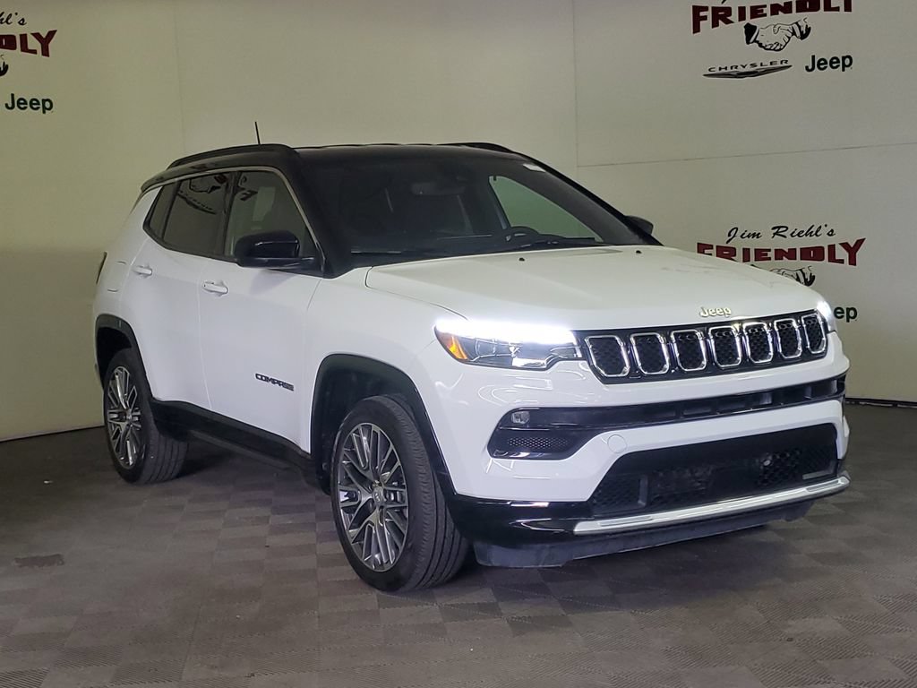 Used 2023 Jeep Compass Limited w/ Elite Group AWD/4WD image 2