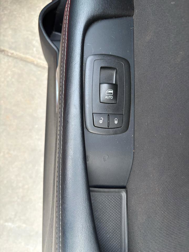 Used 2016 Dodge Challenger SXT RWD image 22