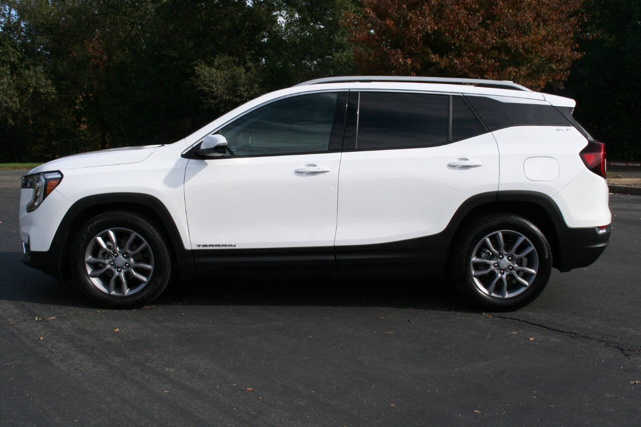 Used 2023 GMC Terrain SLT image 8
