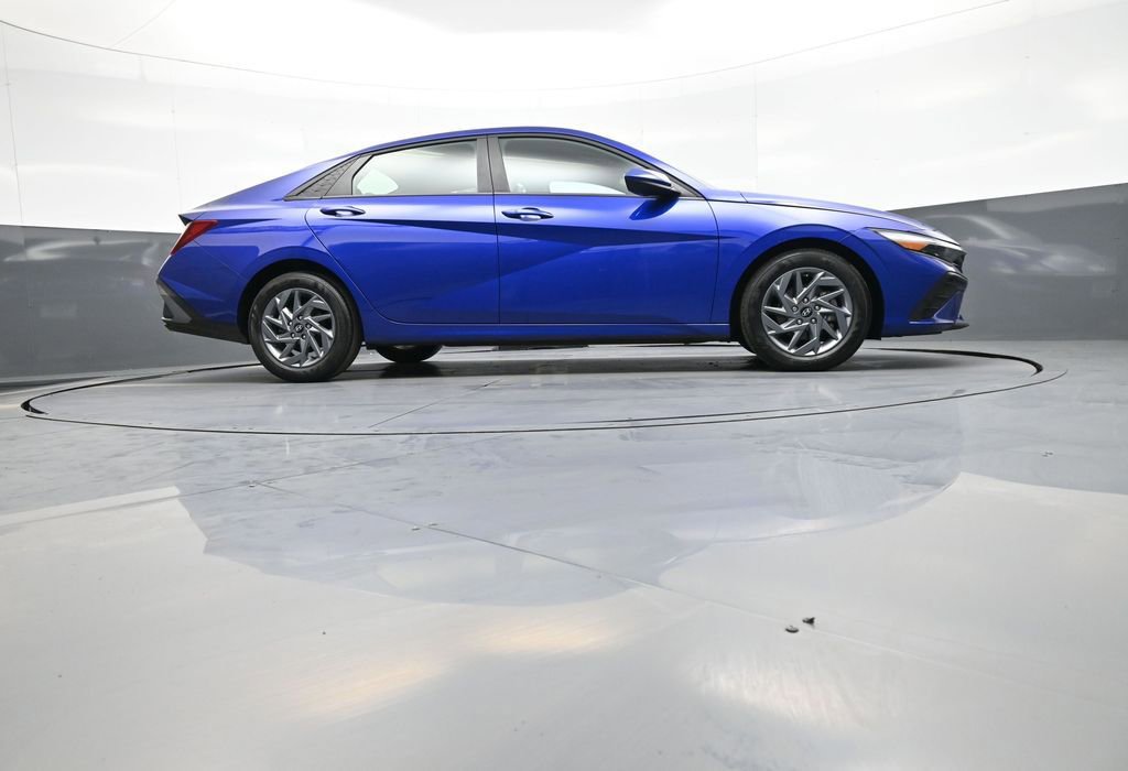 Certified 2024 Hyundai Elantra SEL FWD image 28