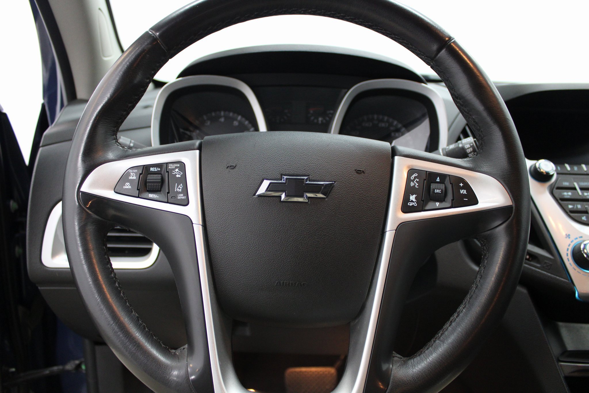 Used 2016 Chevrolet Equinox LTZ w/ Enhanced Convenience Package image 31