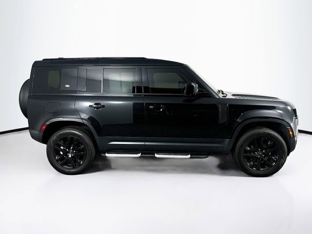 Used 2024 Land Rover Defender 110 S image 4