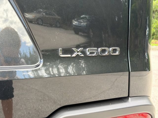 Used 2025 Lexus LX 600 4WD w/ Accessory Package (2T) image 11