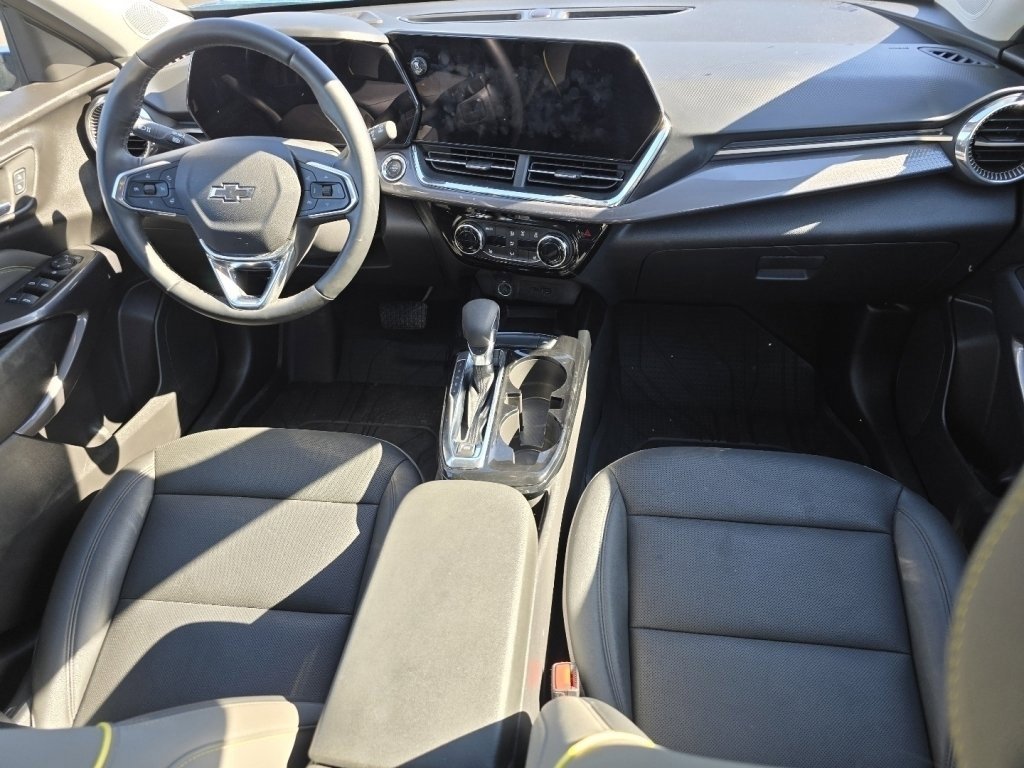 Used 2025 Chevrolet Trax ACTIV w/ Sunroof Package image 18