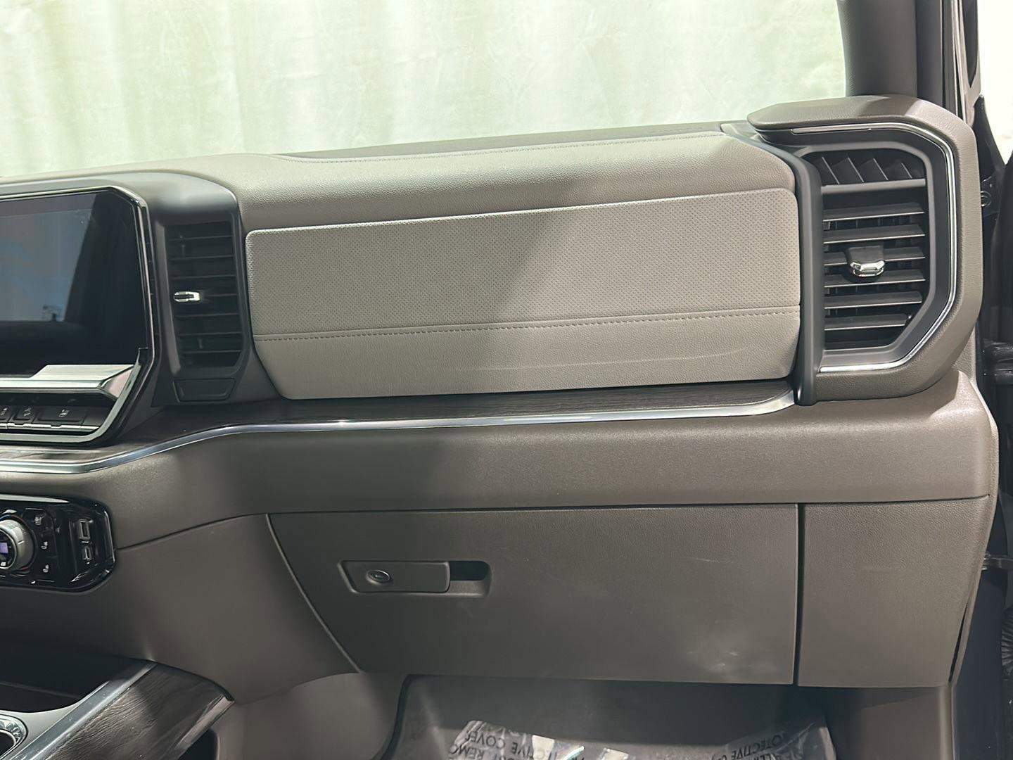 Used 2022 Chevrolet Silverado 1500 LTZ w/ LTZ Premium Package image 26