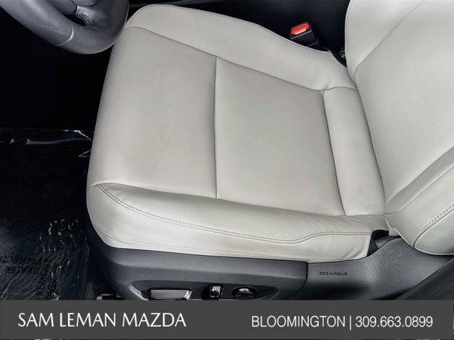 Used 2025 Lexus UX 300h FWD w/ Accessory Package (Z1) image 18