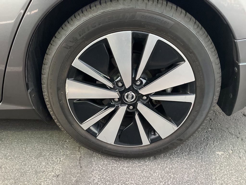 Certified 2021 Nissan Altima 2.5 SV w/ SV Premium Package image 6