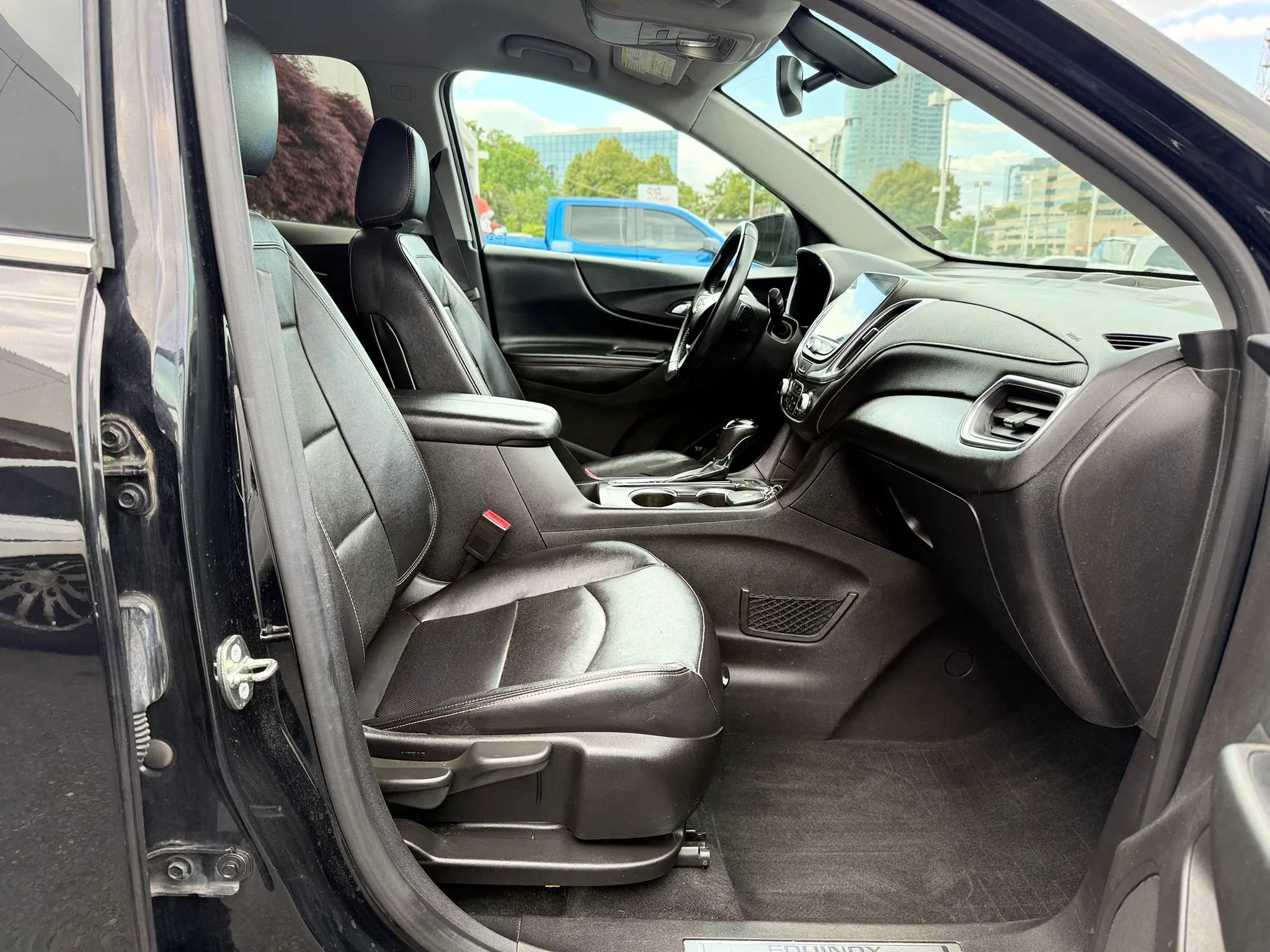 Used 2018 Chevrolet Equinox Premier AWD/4WD image 36