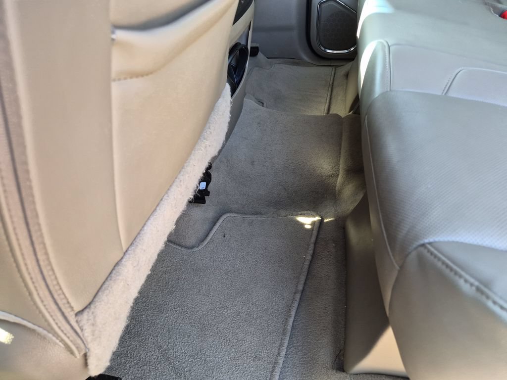 Used 2019 GMC Yukon XL SLT w/ Open Road Package RWD image 38