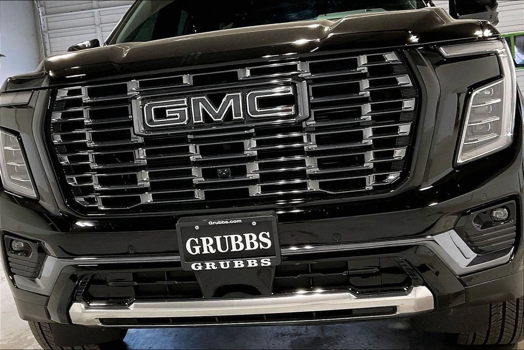 Used 2025 GMC Yukon Denali Ultimate AWD/4WD image 37