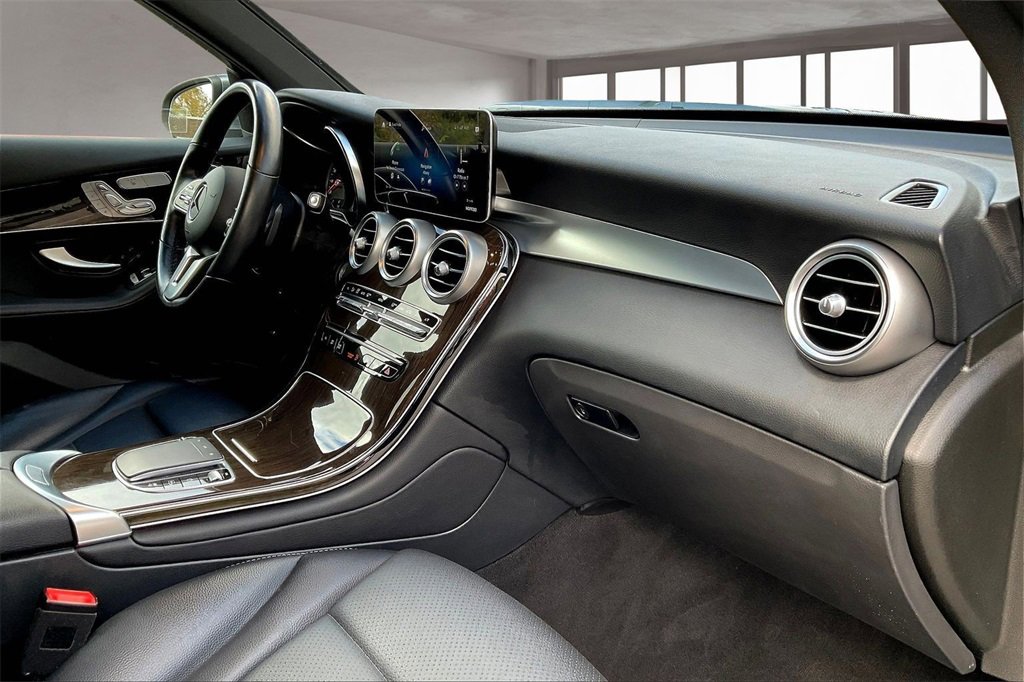 Used 2021 Mercedes-Benz GLC 300 4MATIC image 21