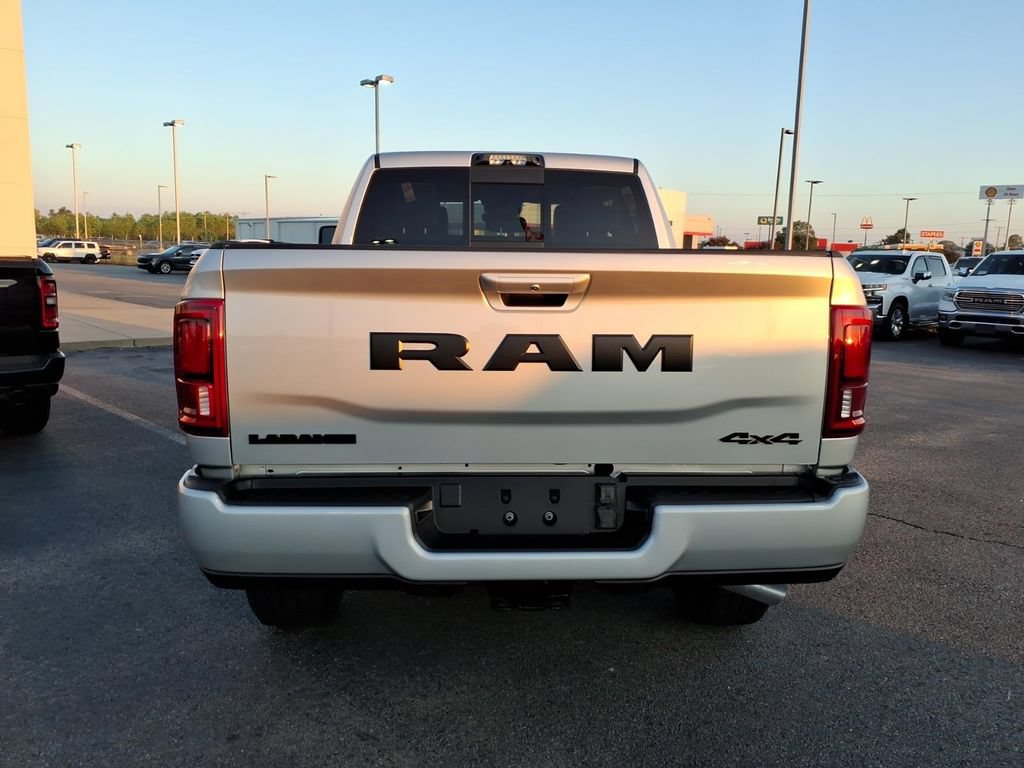 New 2026 RAM 2500 Laramie AWD/4WD image 4