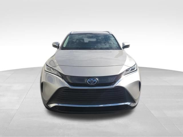 Used 2022 Toyota Venza XLE AWD/4WD image 3