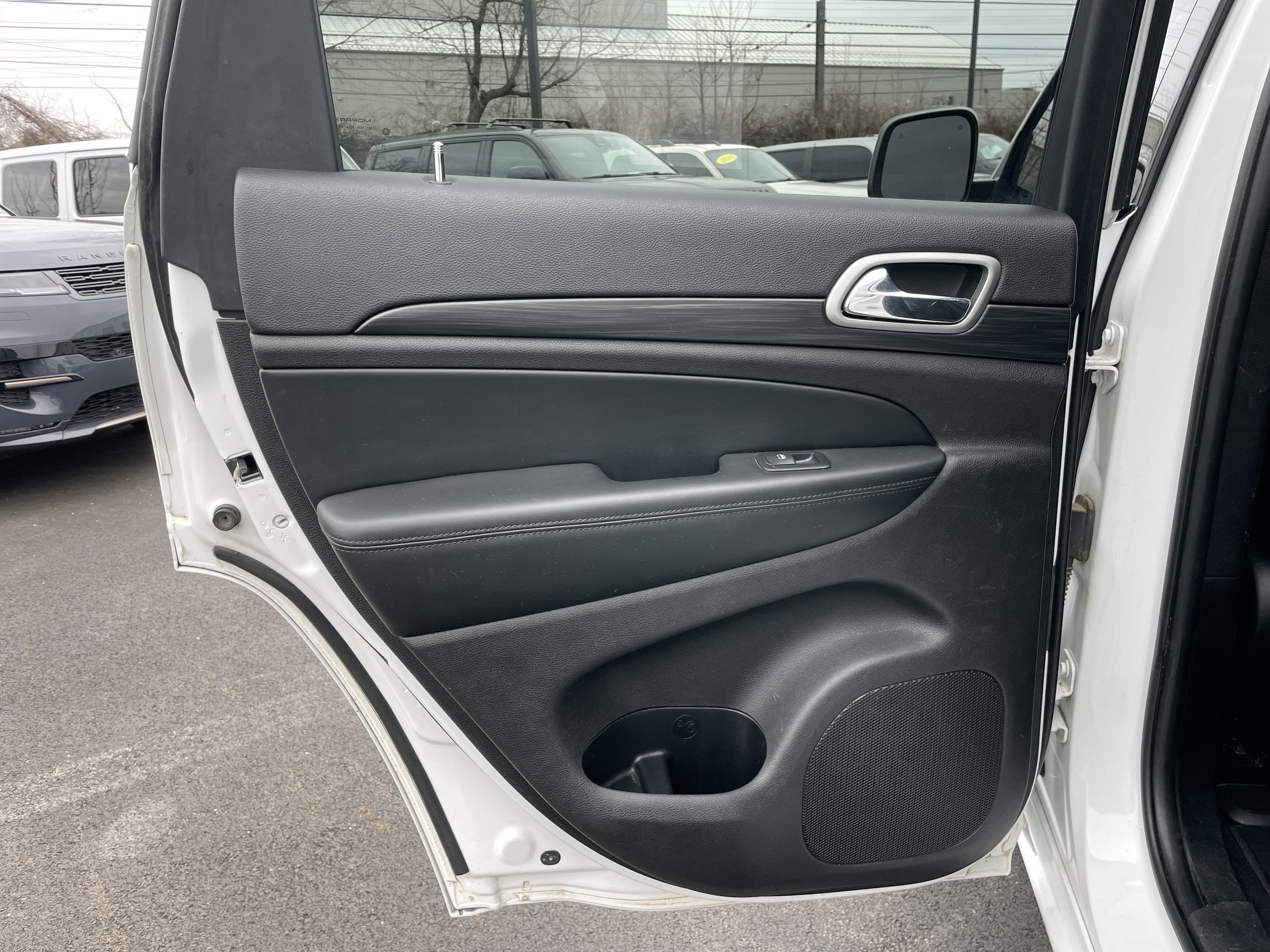 Used 2020 Jeep Grand Cherokee Altitude image 30