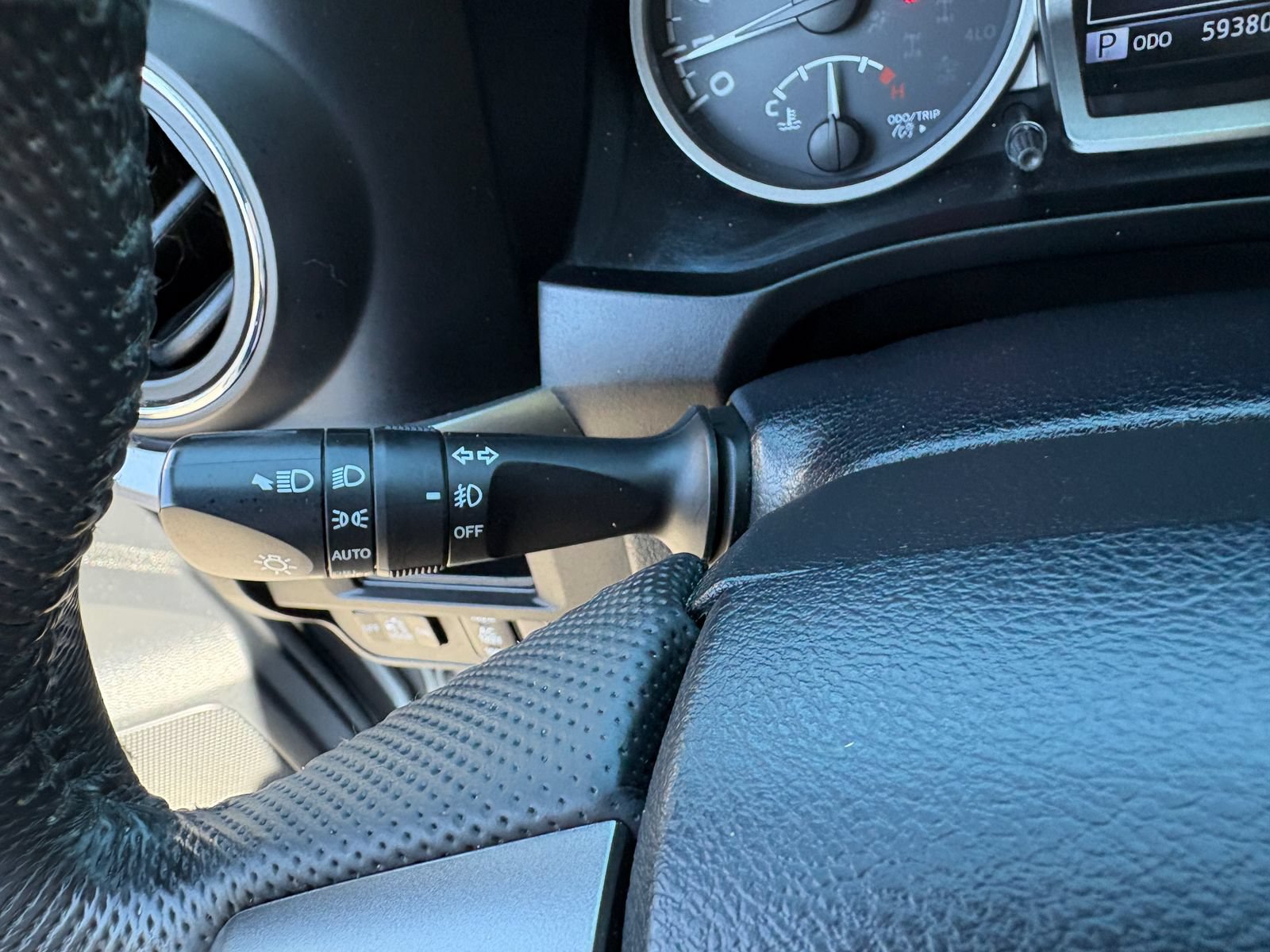 Used 2019 Toyota Tacoma Limited AWD/4WD image 37