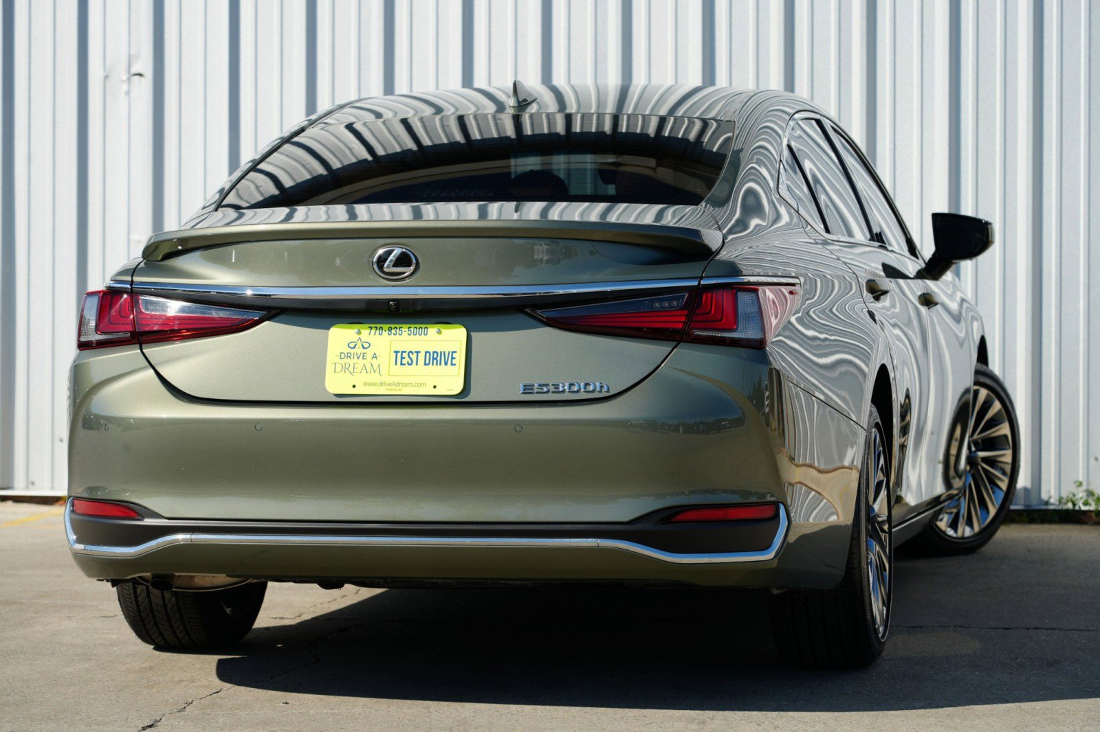 Used 2025 Lexus ES 300h w/ Luxury Package image 5