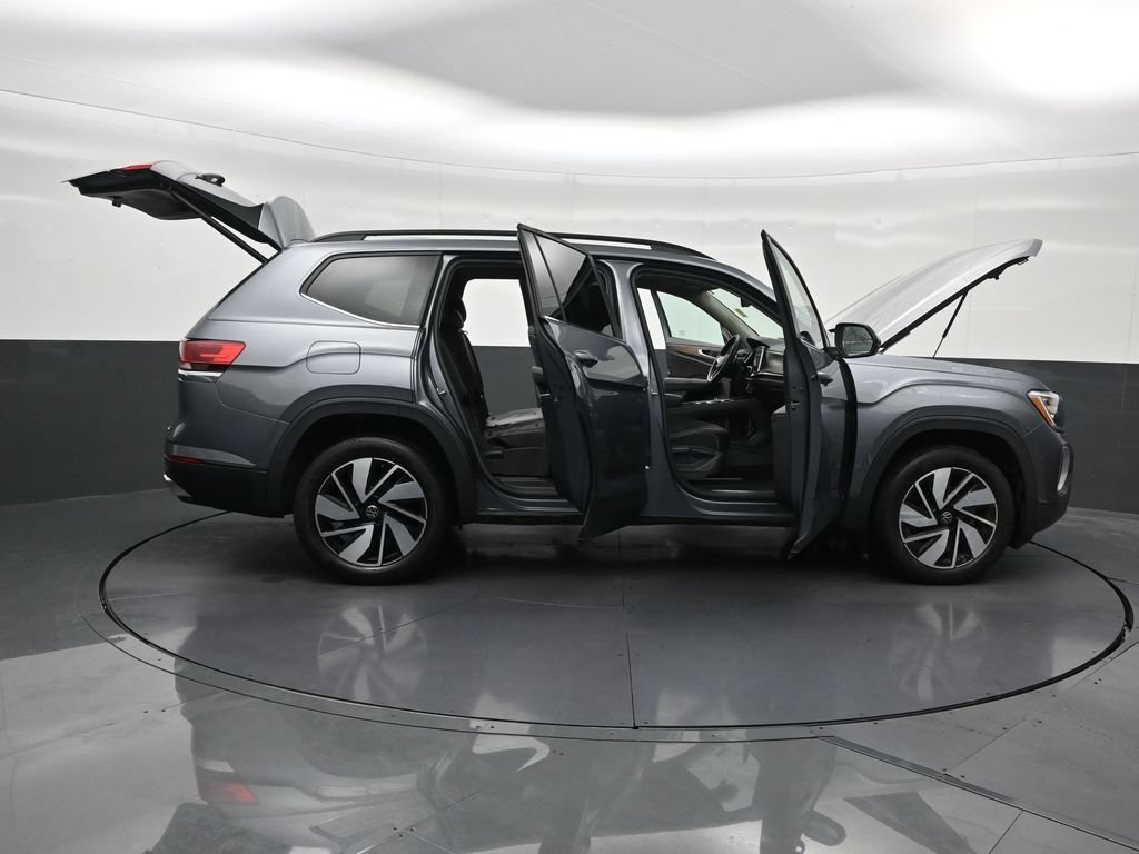 Used 2024 Volkswagen Atlas SE FWD image 32