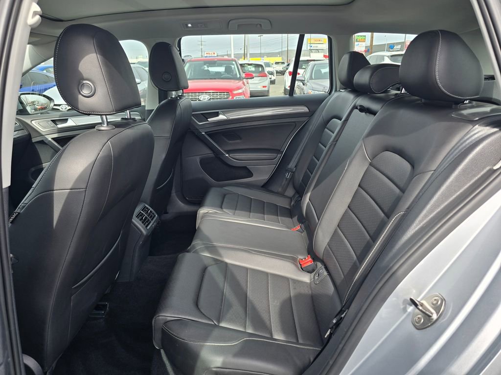 Used 2017 Volkswagen Golf Alltrack SEL image 16