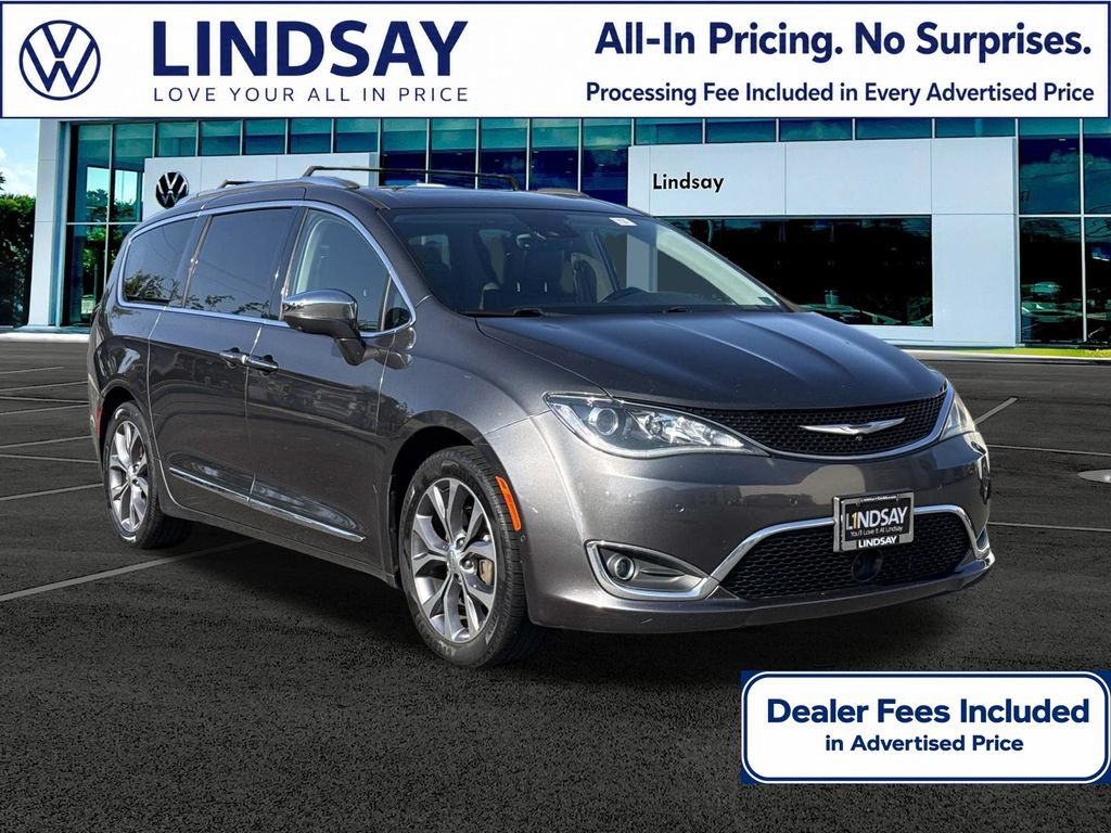 Used 2017 Chrysler Pacifica Limited FWD video 1