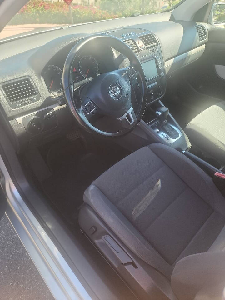 Used 2009 Volkswagen Rabbit S FWD image 6